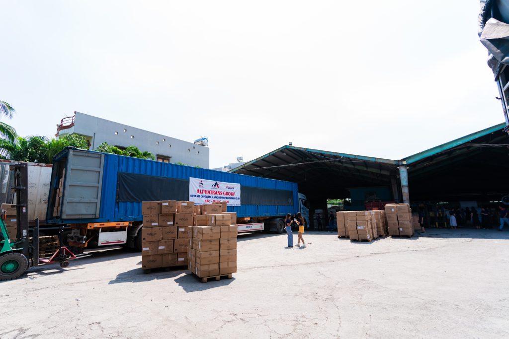 An Pha có dịch vụ lấy hàng tận kho chứa hàng.