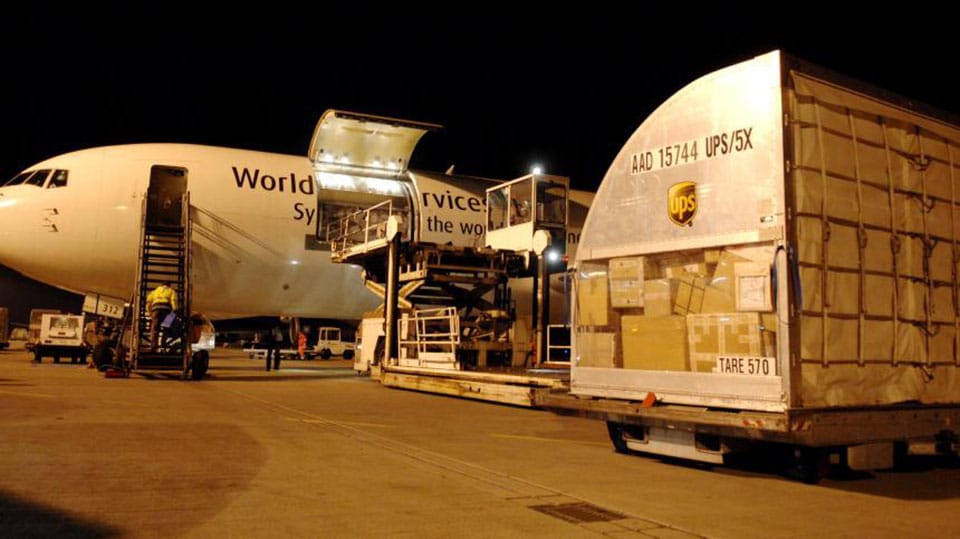 Hàng air vận chuyển quốc tế về việt nam được đại lí Anpha cung cấp