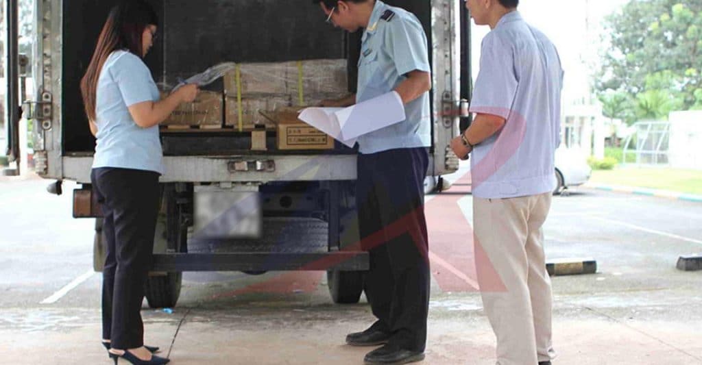 dịch vụ khai hải quan bình dương - Hải quan kiểm tra hàng