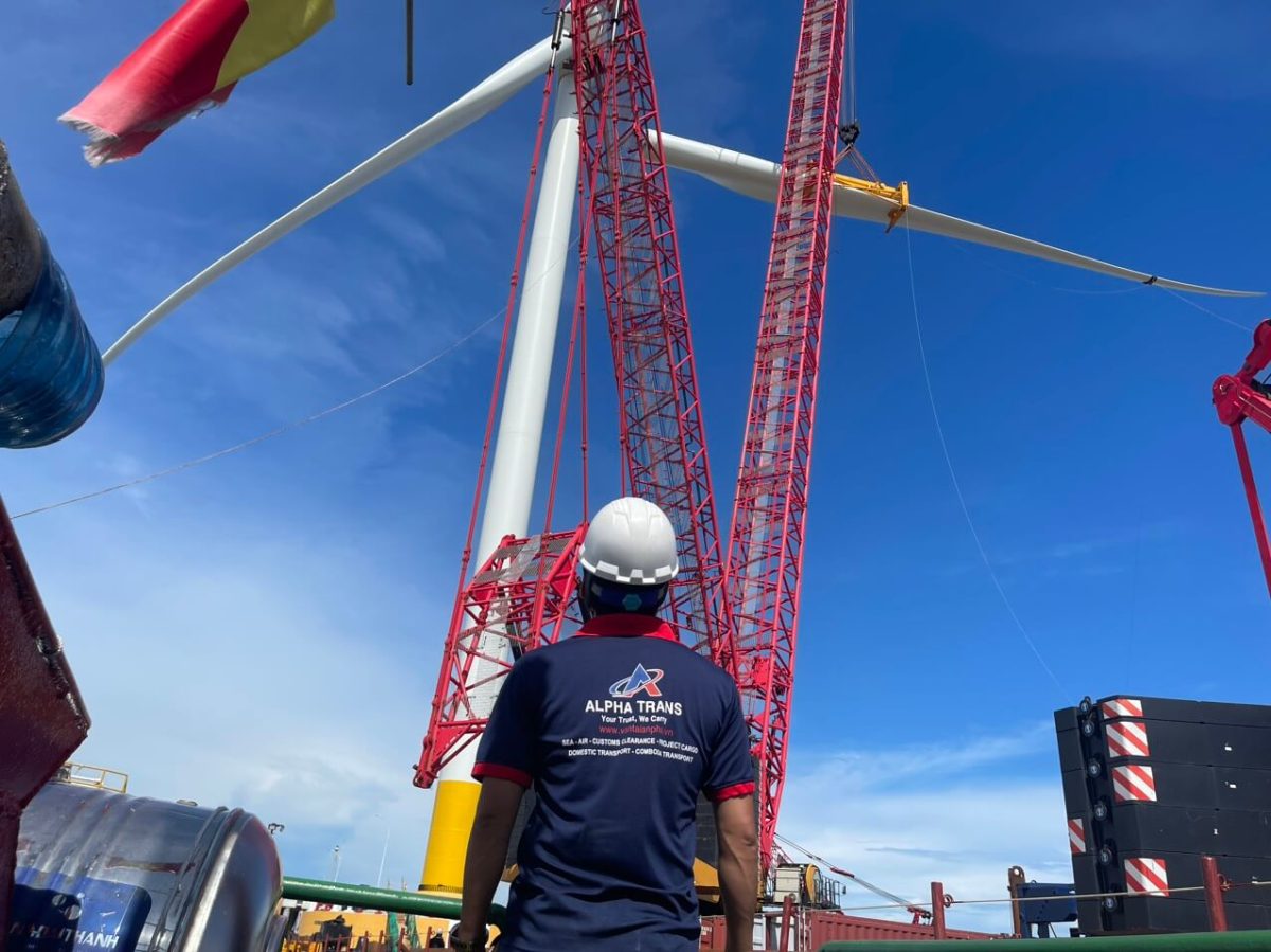 Alphatrans chuyên dịch vụ nâng hạ cảng Hải Phòng uy tín