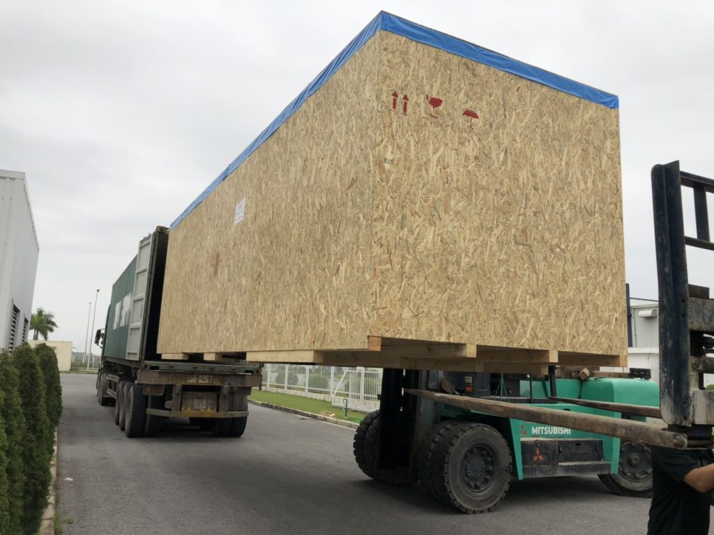 Alphatrans chuyên dịch vụ nâng hạ container tại khu công nghiệp Bình Dương