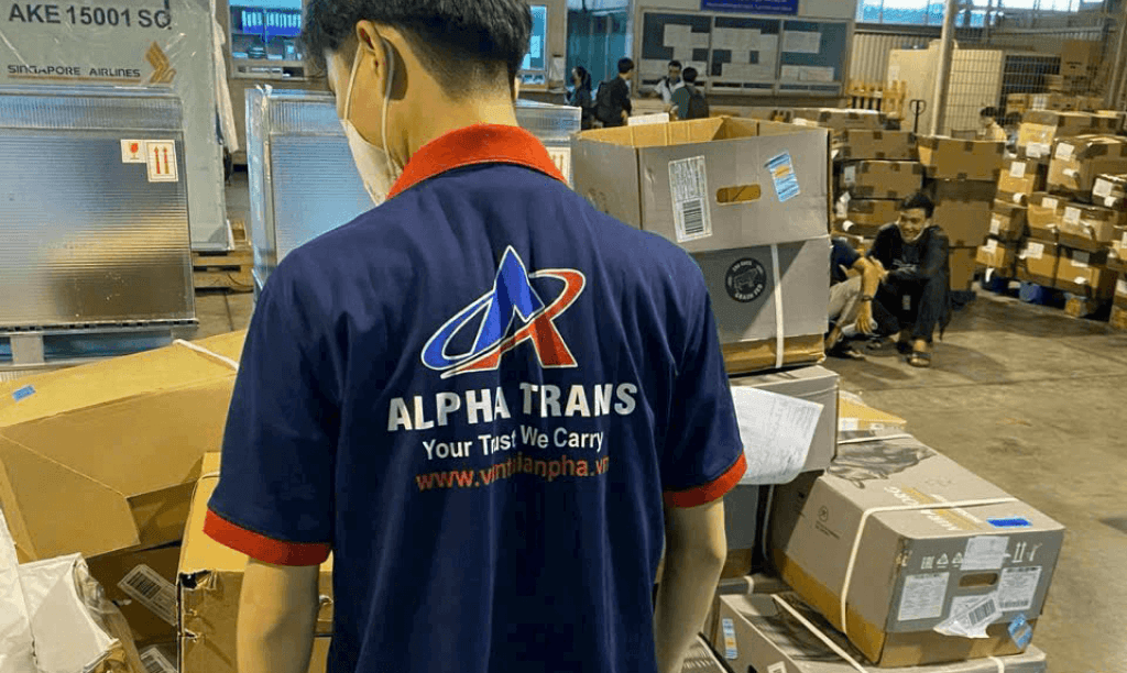 An Pha chuyên vận chuyển đường hàng không linh kiện, thiết bị điện tử từ sân bay Nội Bài đi HCM