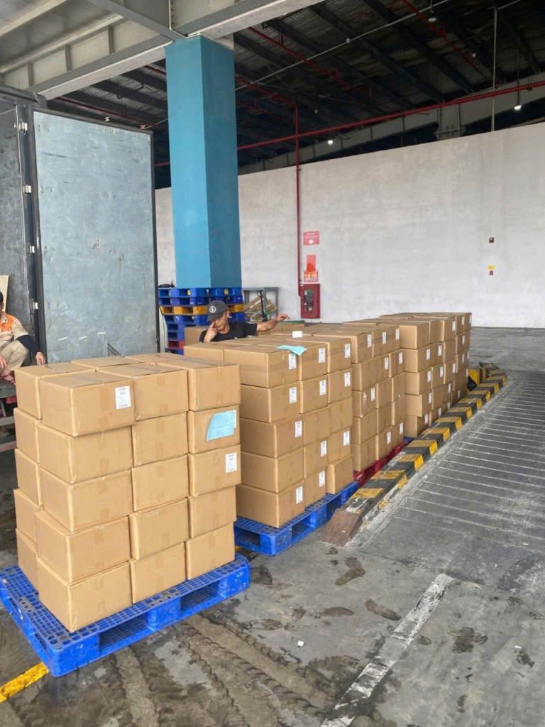 dịch vụ gửi hàng đi Trung Quốc chính ngạch bằng đường hàng không chuyển phát nhanh gọn, giá cạnh tranh tốt nhất.