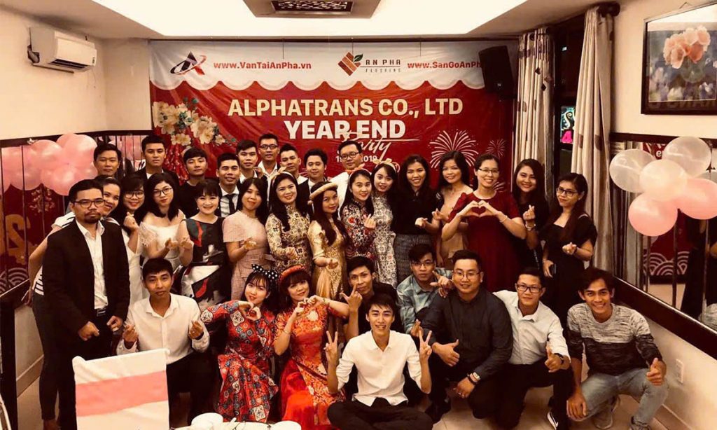 Đội ngũ nhân viên AlphaTrans 2016