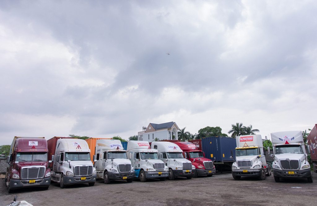 Xe container đầu kéo An Pha vận chuyển hàng KCN Bình Dương