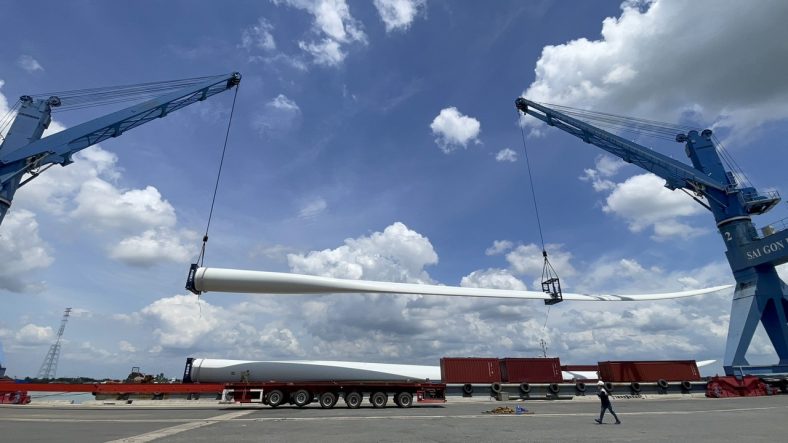 vận chuyển hàng cánh quạt điện gió bằng đường biển