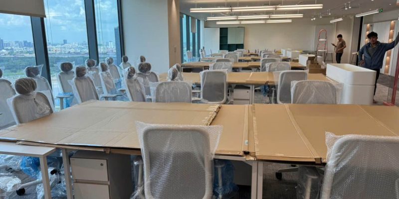 Chở Hàng Đến Nơi Chưa Phải Là Xong: Bài Học Khi Giao Nội Thất Vào Tòa Nhà Cao Tầng