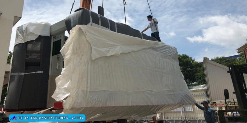 Dự Án Nâng Hạ Và Lắp Đặt Máy Ép Công Nghiệp Cho Công Ty TNHH TKR Manufacturing